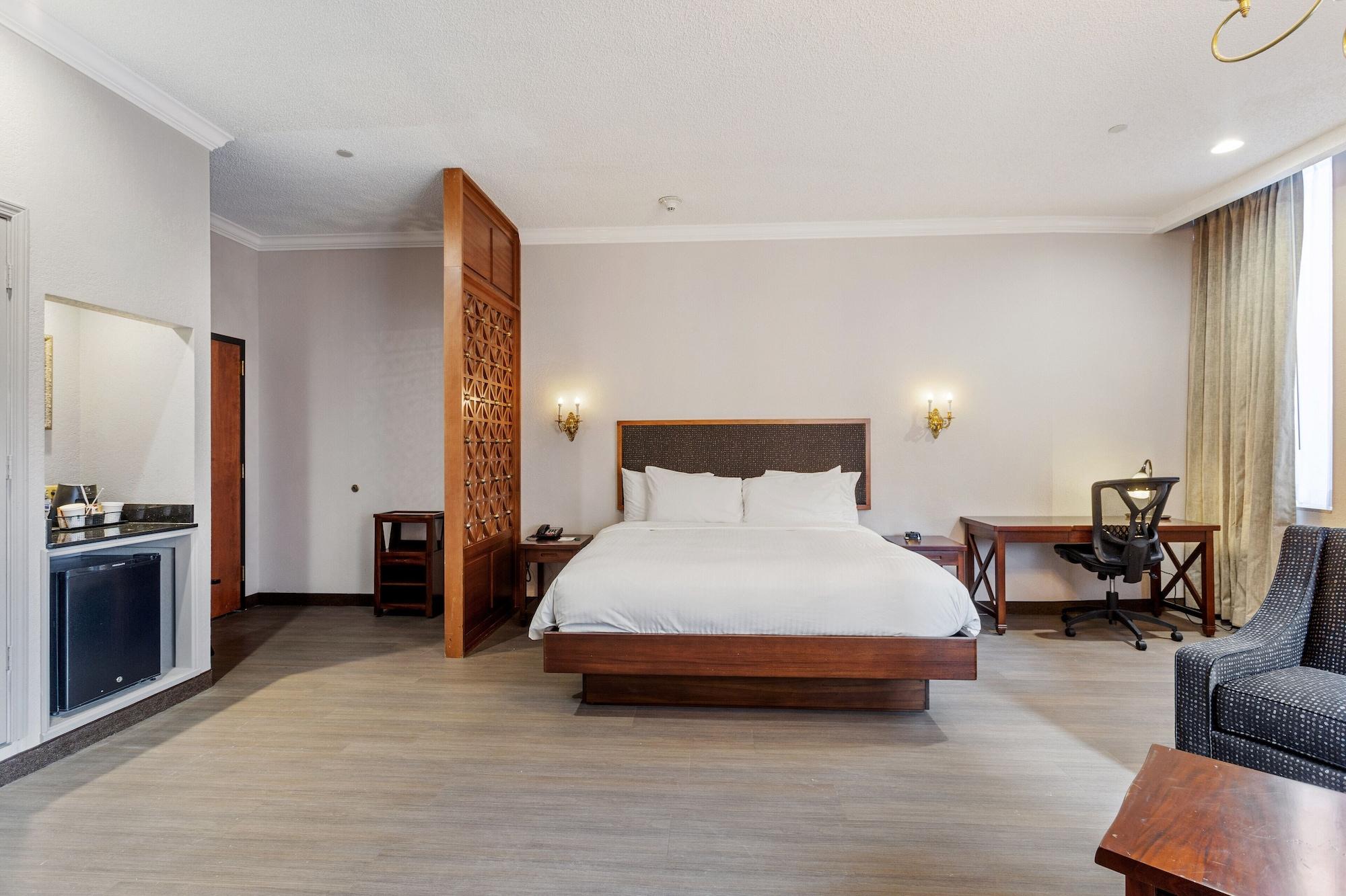 Hotel Wyndham Garden Baronne Plaza à La Nouvelle-Orléans Extérieur photo