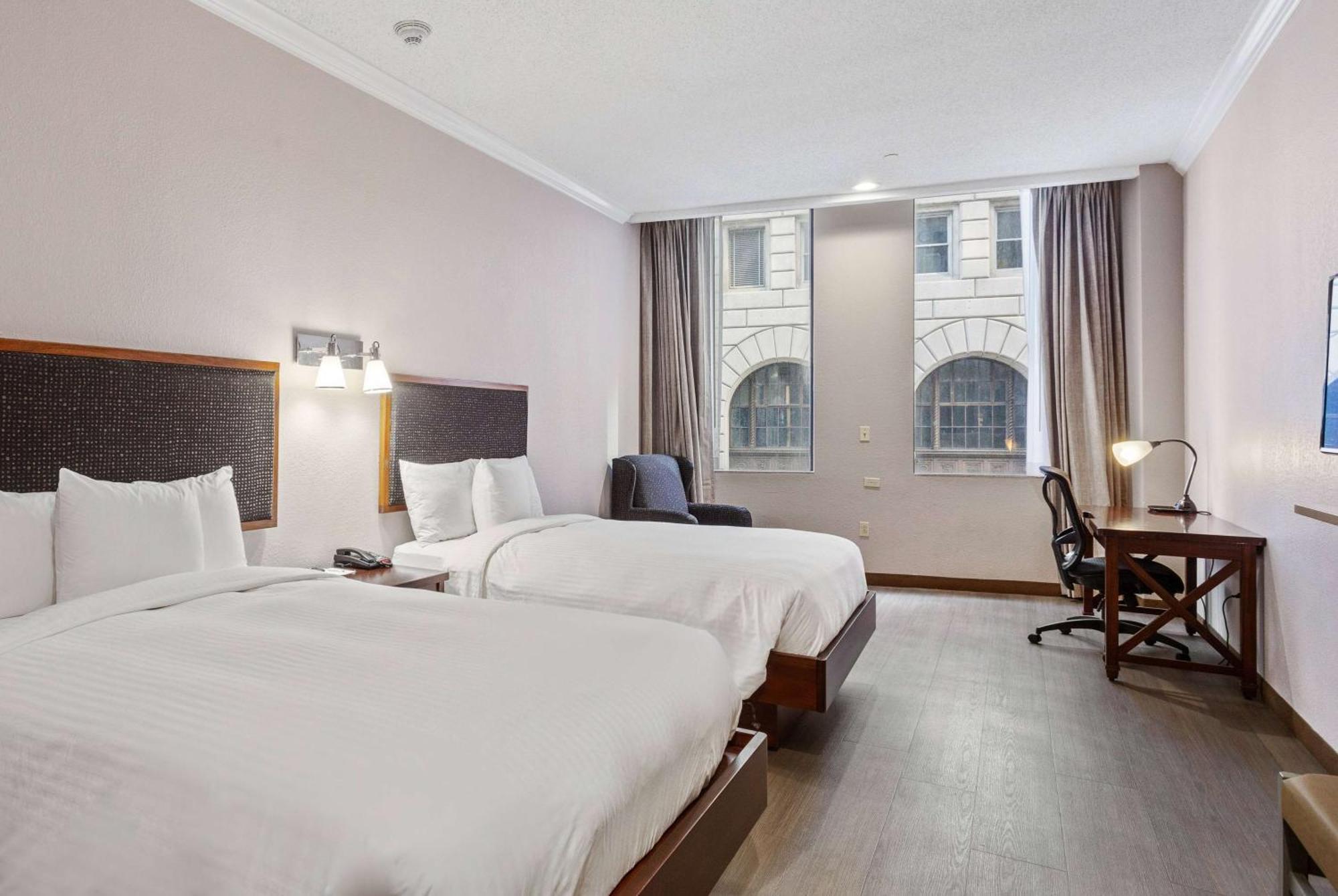 Hotel Wyndham Garden Baronne Plaza à La Nouvelle-Orléans Extérieur photo