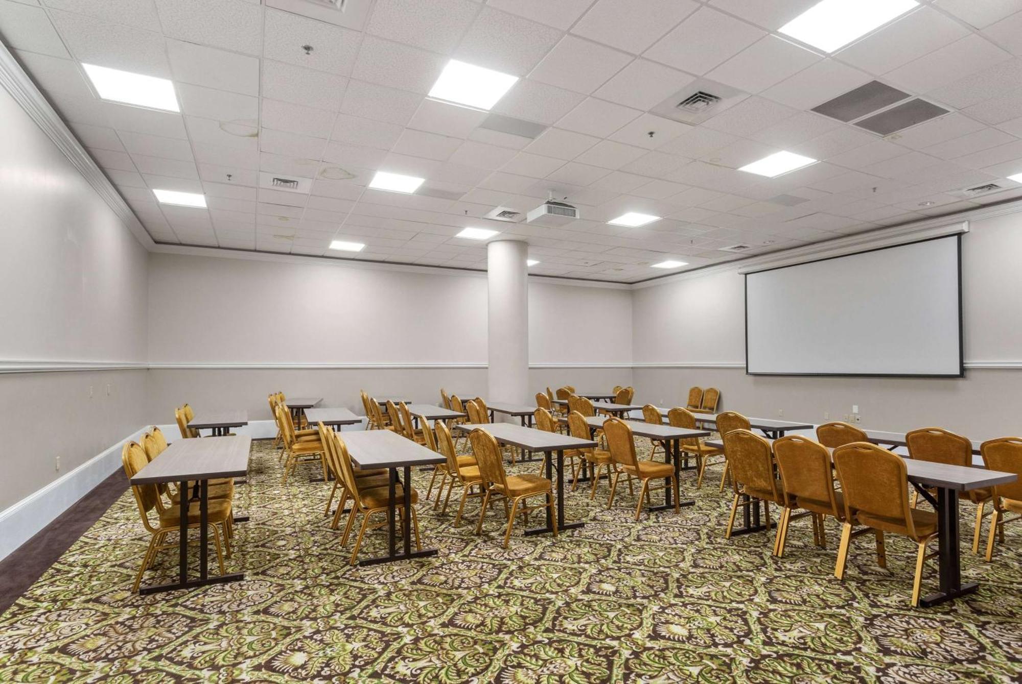 Hotel Wyndham Garden Baronne Plaza à La Nouvelle-Orléans Extérieur photo